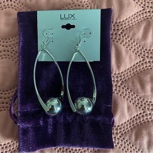 NWOT Silver Ball Drop Earrings